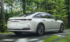 toyota-crown-sedan-japan.webp